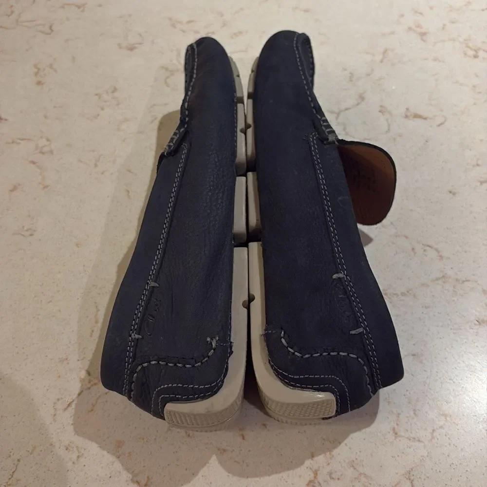 NWOT Clarks Men's Navy Loafers SZ 7